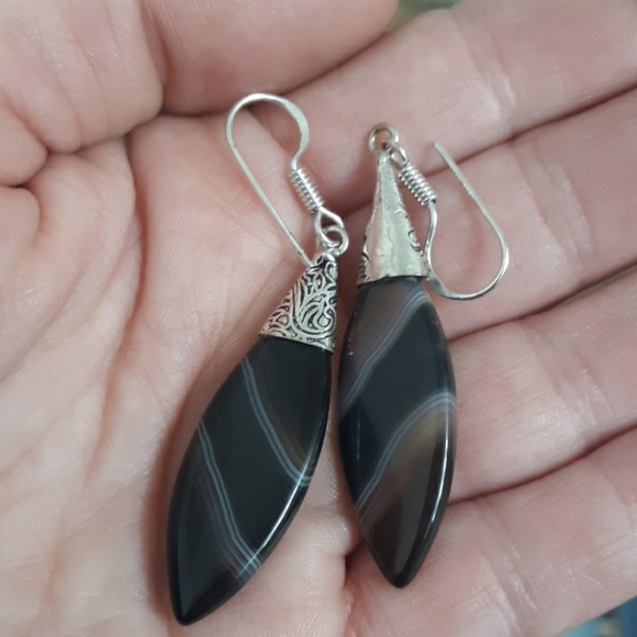 New Banded Black Onyx Silver Earrings. - Picture 5 of 6